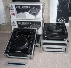  2x Pioneer CDJ-1000MK3 & 1x DJM-800 MIXER DJ PACKAGE + Pioneer HDJ 2000 headphones