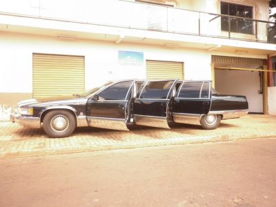 limousine cadillac fleetwood