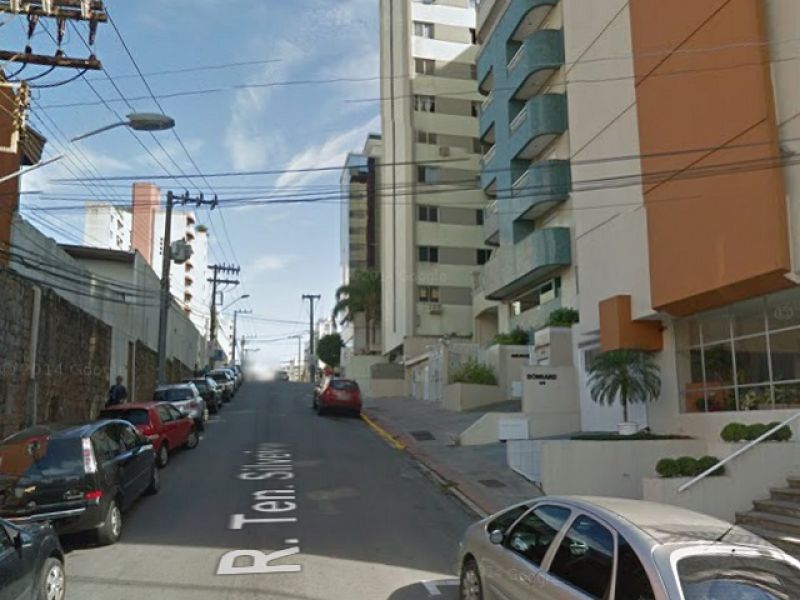 Kitnet com garagem - rua Tenente Silveira - Centro - Floripa/SC