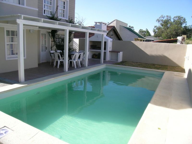 Punta del Este  Casa en La Barra 5 dormitorios/piscina/yacuzzi