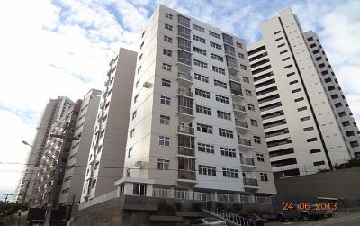 Apartamento á Venda em Petrópolis