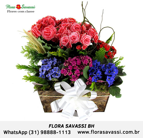 31  3281-1113 floricultura flores cesta de café da manhã e coroa de flores Belo Horizonte MG 