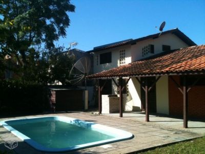 Casa com Piscina em Florianópolis
