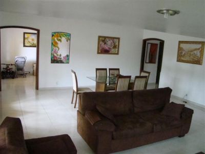 Nova Iguaçu - Condomínio Clube 34 - Casa com 3 Quartos sendo 1 suíte