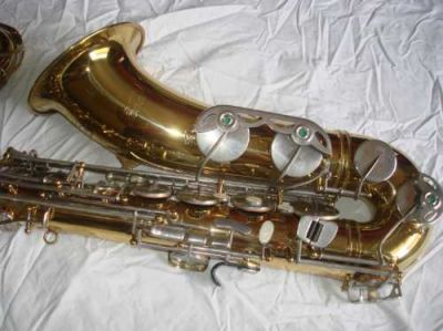 Sax tenor Peace dourado com chaves cromadas