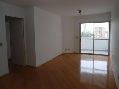 Aluga-se Lindo Apartamento no Morumbi R$ 1.280,00 + condomínio perto do colégio Porto Seguro